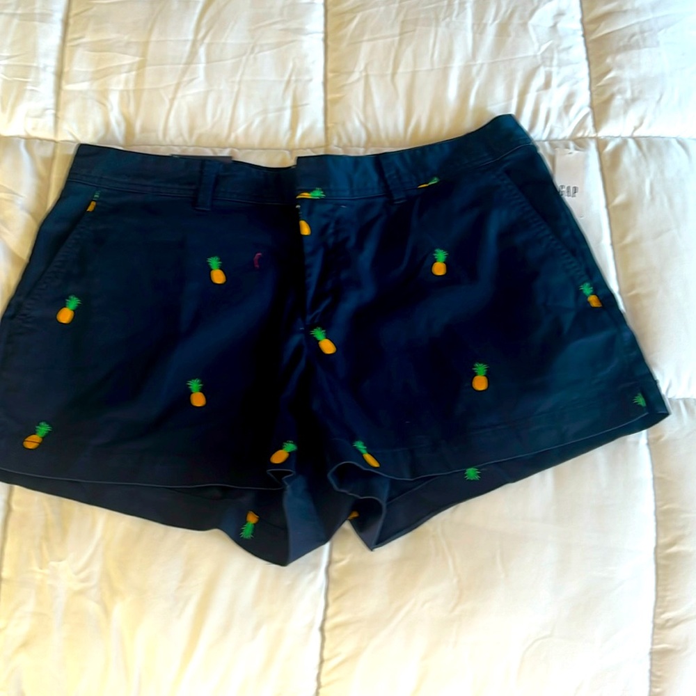 Women’s Gap pineapple shorts
